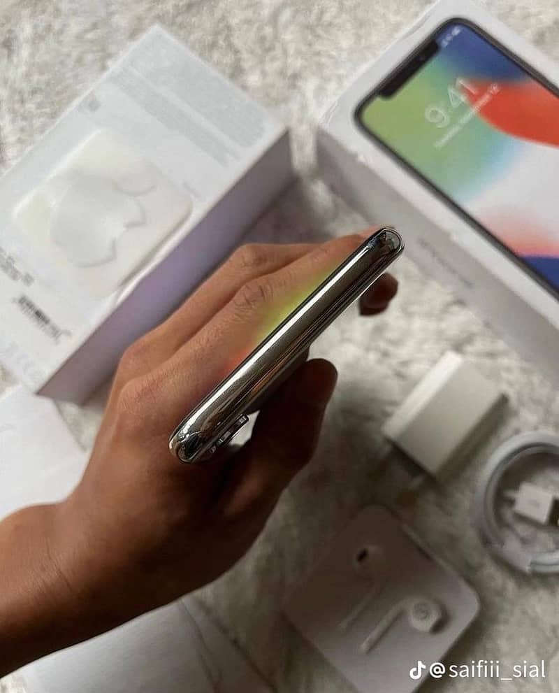 Apple iPhone X 3