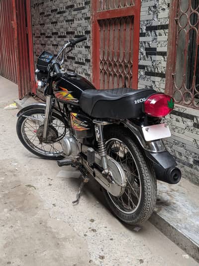 Honda 125 2021 model 1st owner Excellent condition Urgent sale !