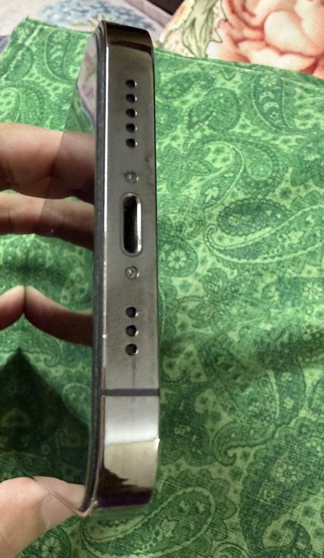 Apple iPhone 12 Pro 1