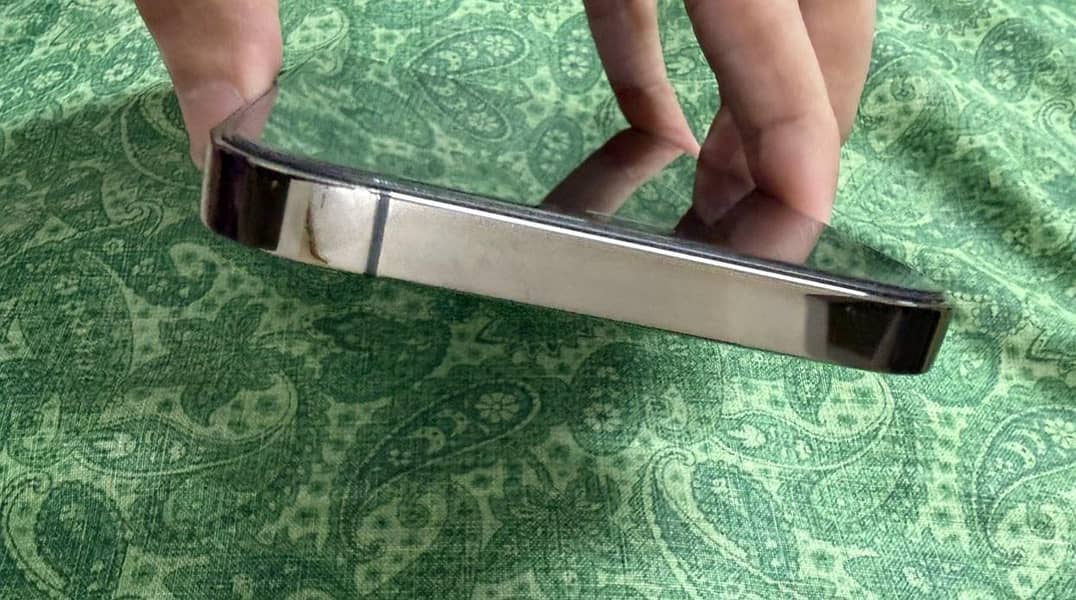 Apple iPhone 12 Pro 3