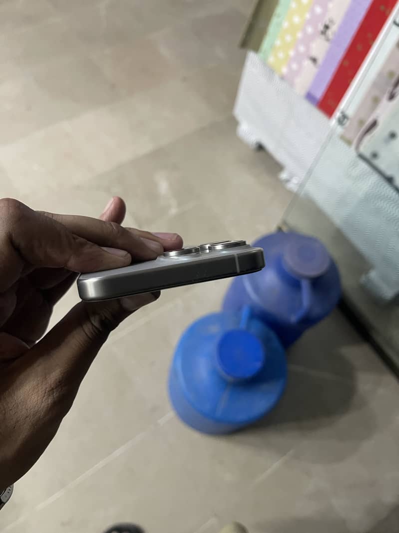 Apple iPhone 15 Pro Max 2