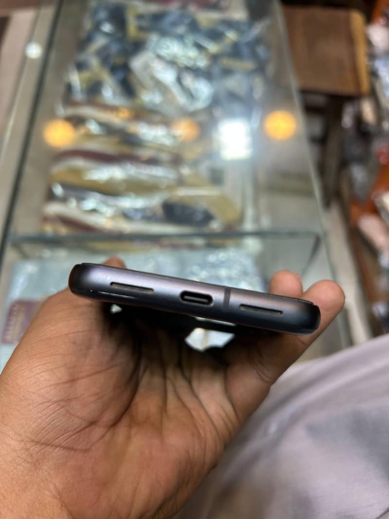 Google Pixel 8 6