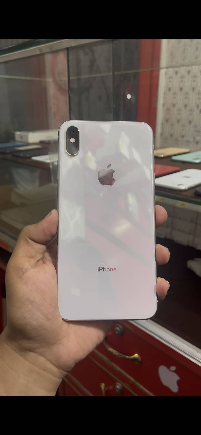 Apple iPhone XS Max 3
