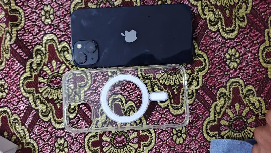 Apple iPhone 13 5