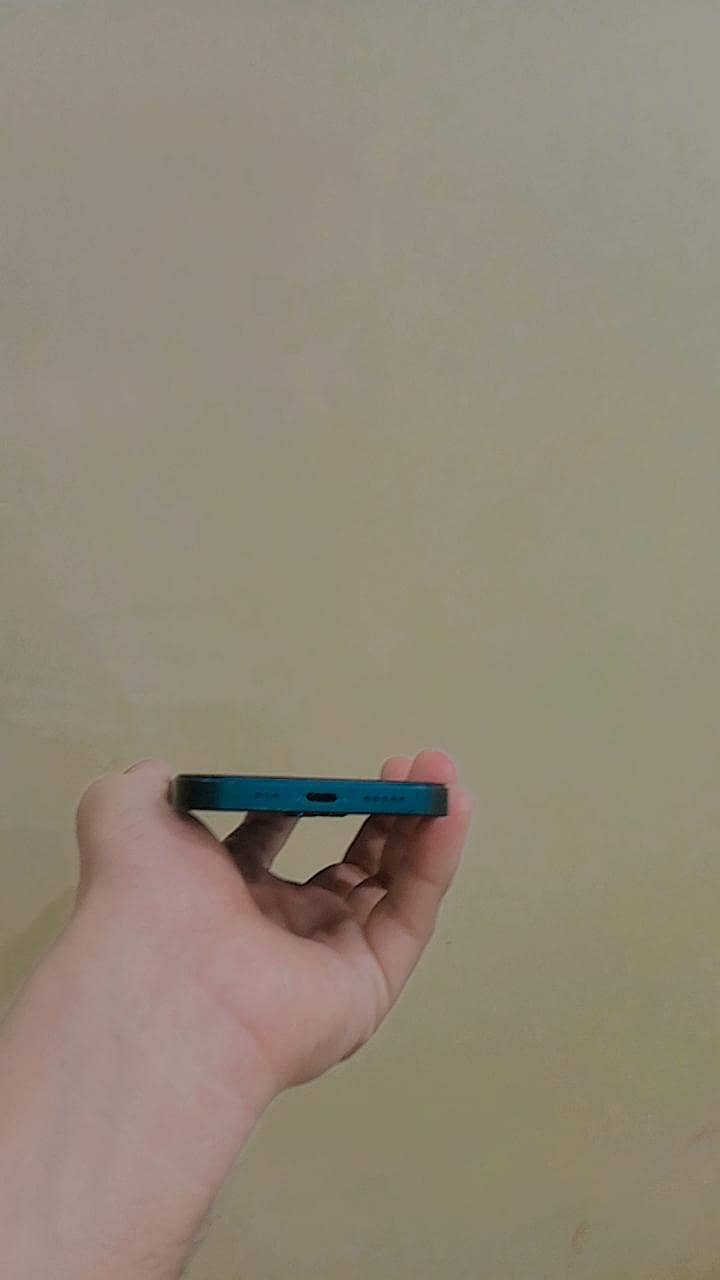Apple iPhone 14 3