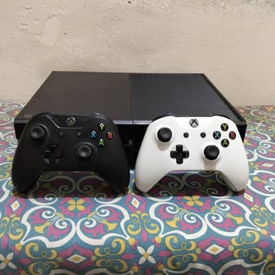 Xbox one with 2 controllers