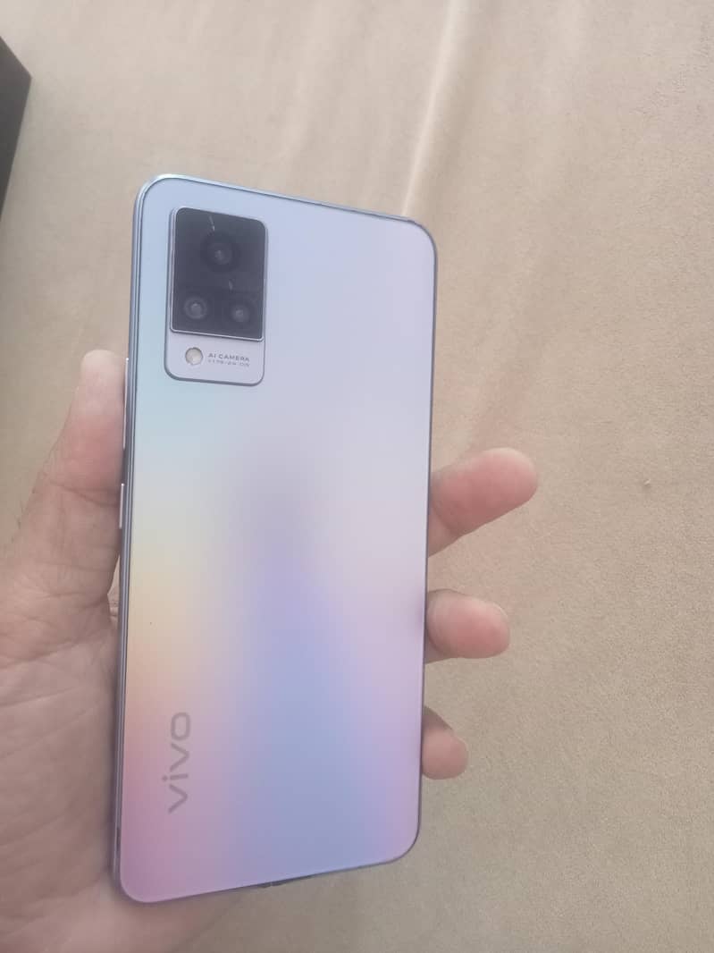 Vivo V21 1
