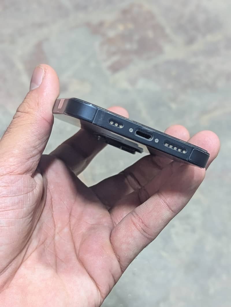 Apple iPhone 14 3