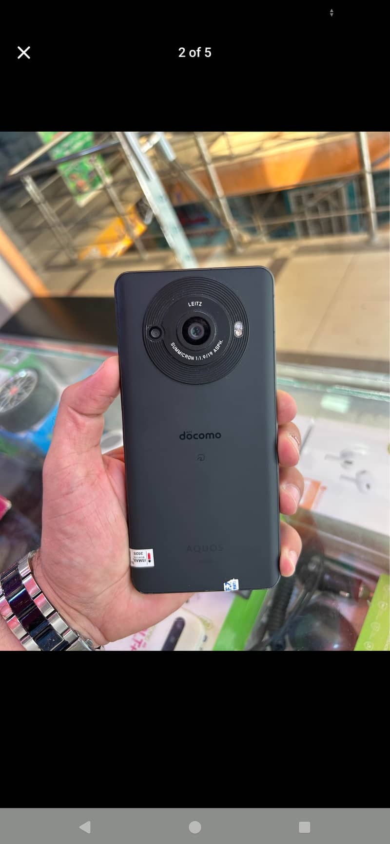 Sharp Aquos R8s pro 3