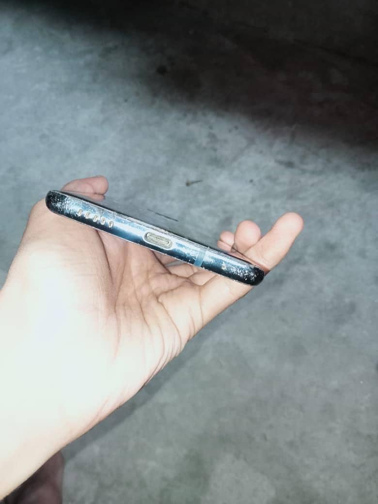 LG V30 2