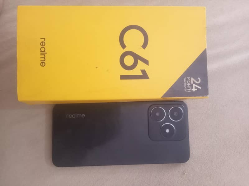 Realme C61 0