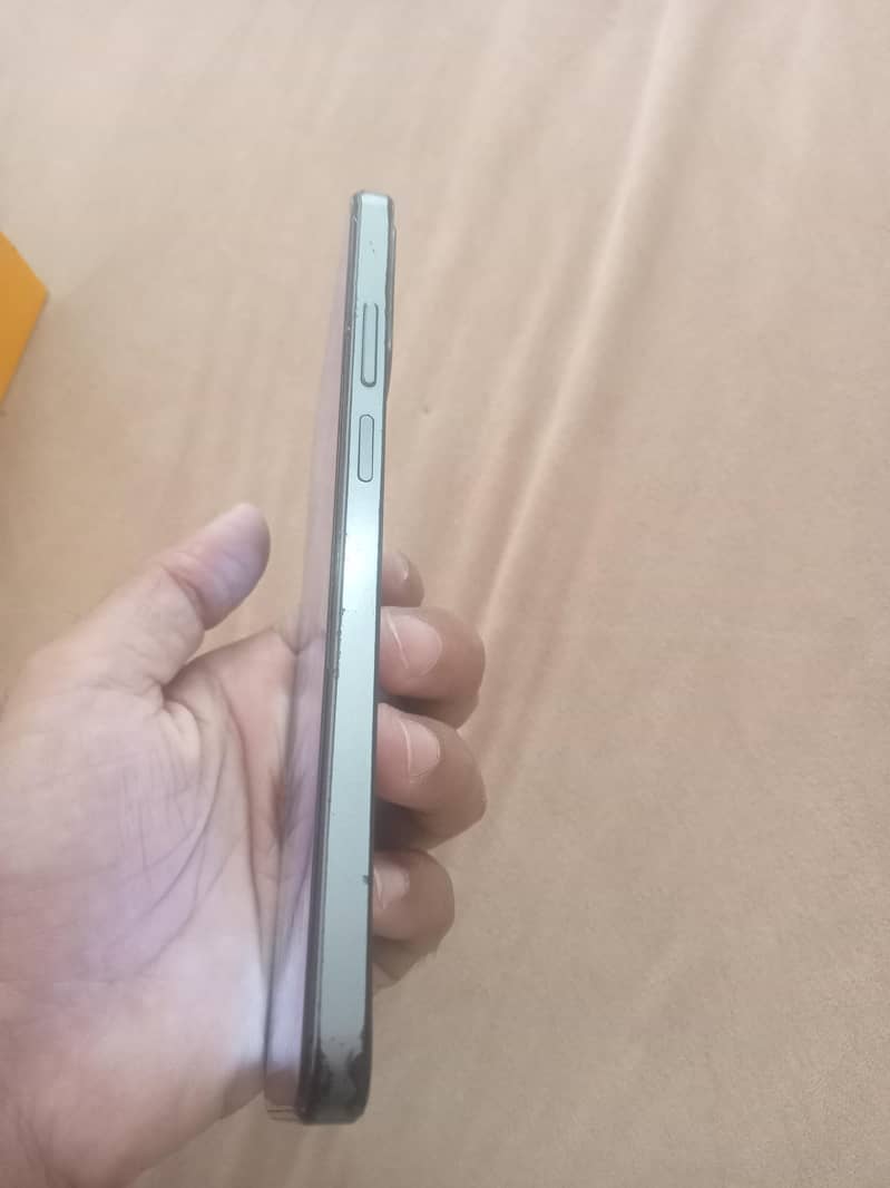 Realme C61 4