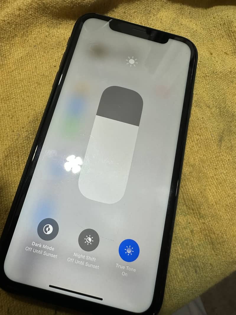 Apple iPhone XR 1