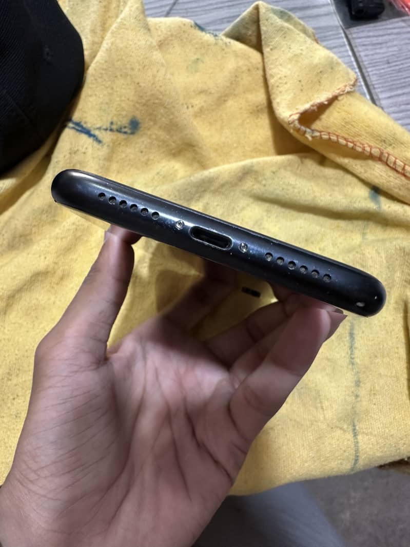 Apple iPhone XR 2