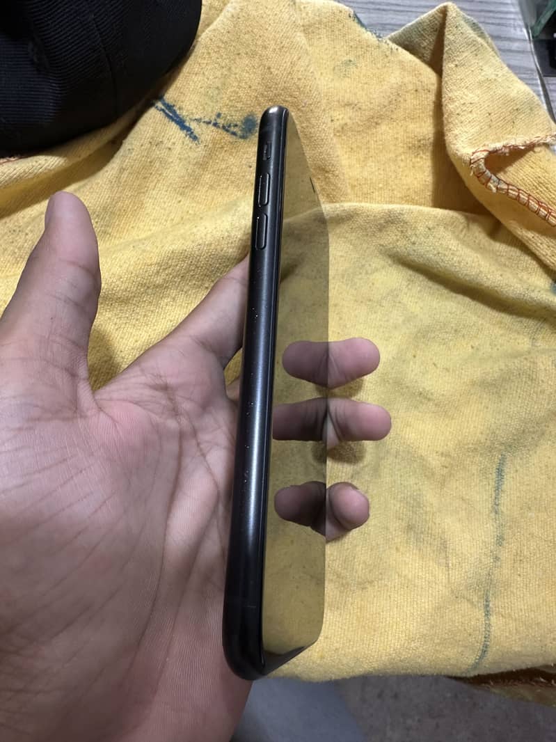 Apple iPhone XR 3