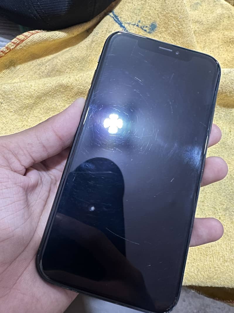 Apple iPhone XR 5