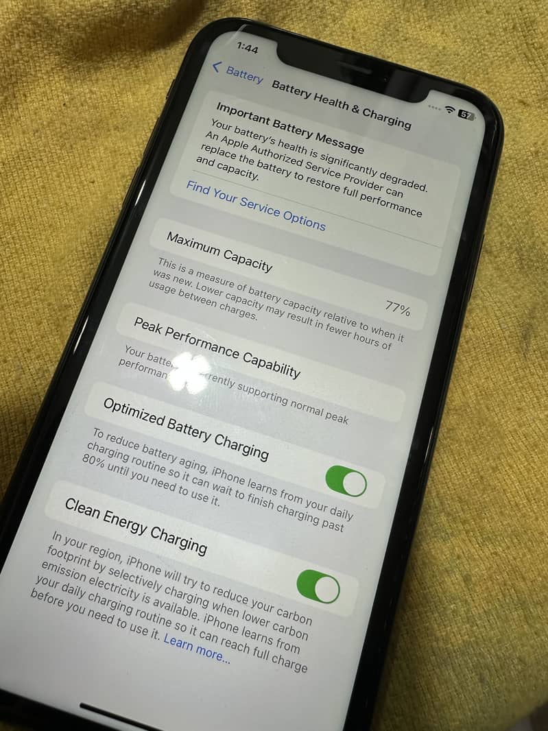 Apple iPhone XR 7