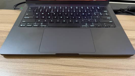 Apple MacBook Pro M5 | 16GB RAM | 512GB | Mint Condition