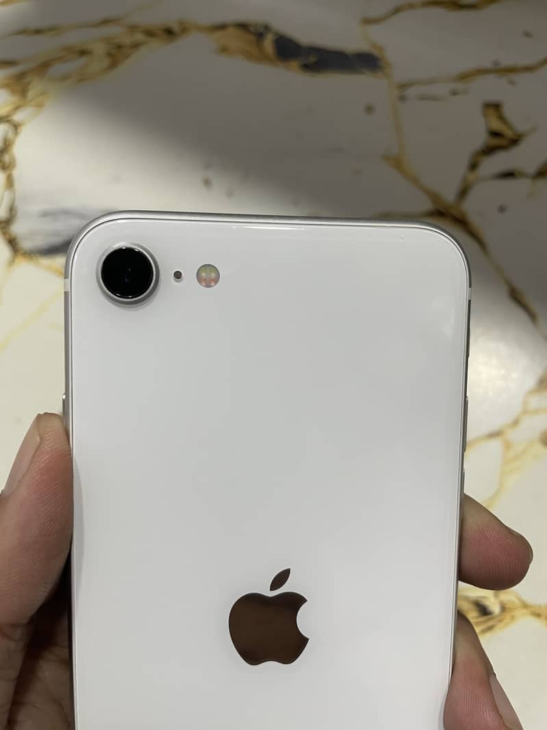 Apple iPhone SE 0