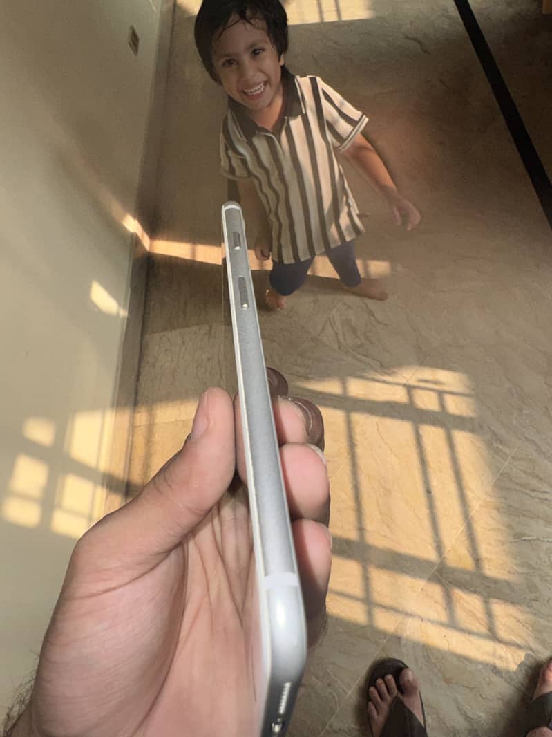 Apple iPhone 8 Plus 2