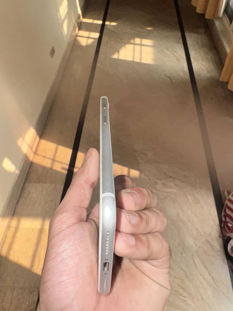 Apple iPhone 8 Plus 4