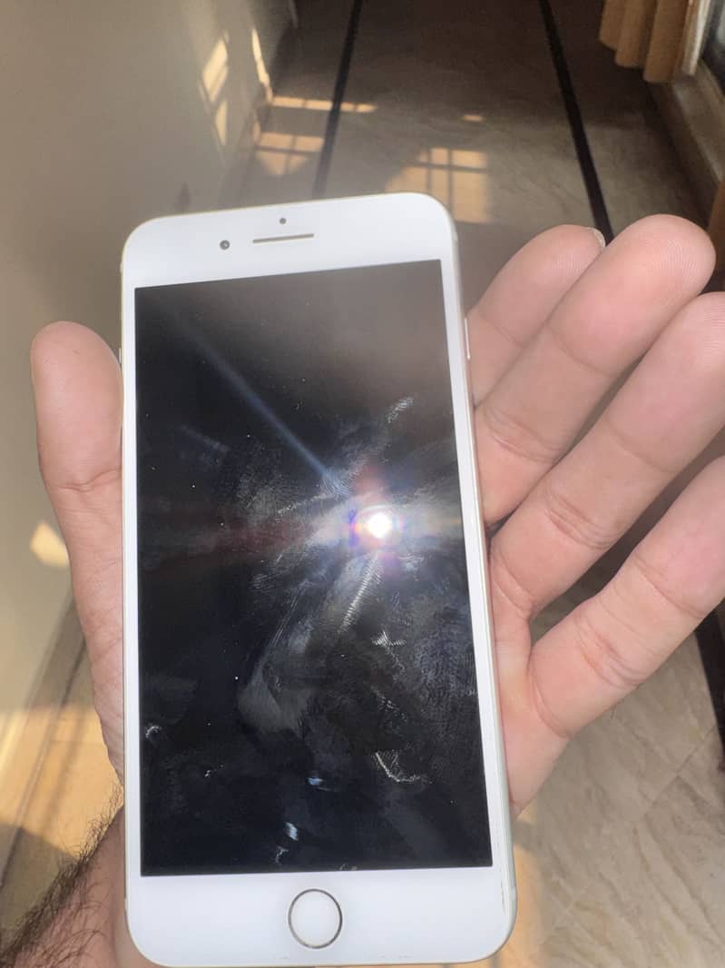 Apple iPhone 8 Plus 5