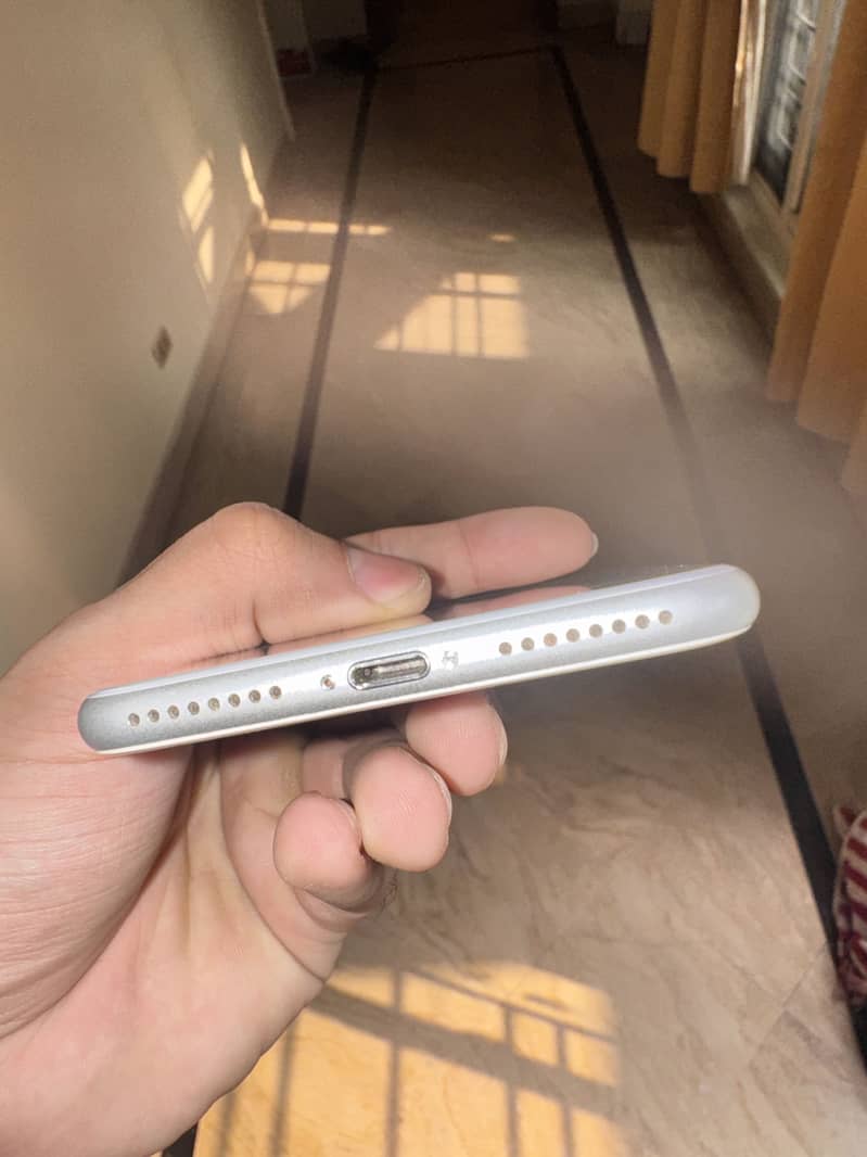 Apple iPhone 8 Plus 6