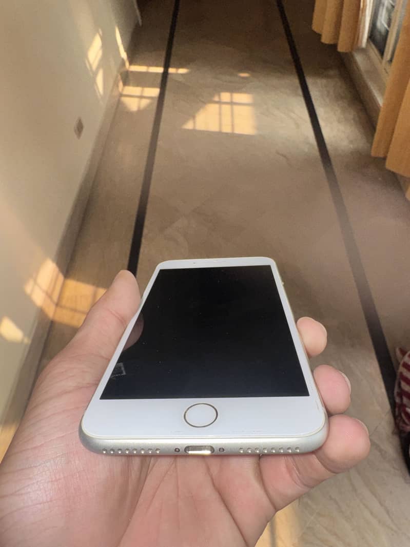 Apple iPhone 8 Plus 7