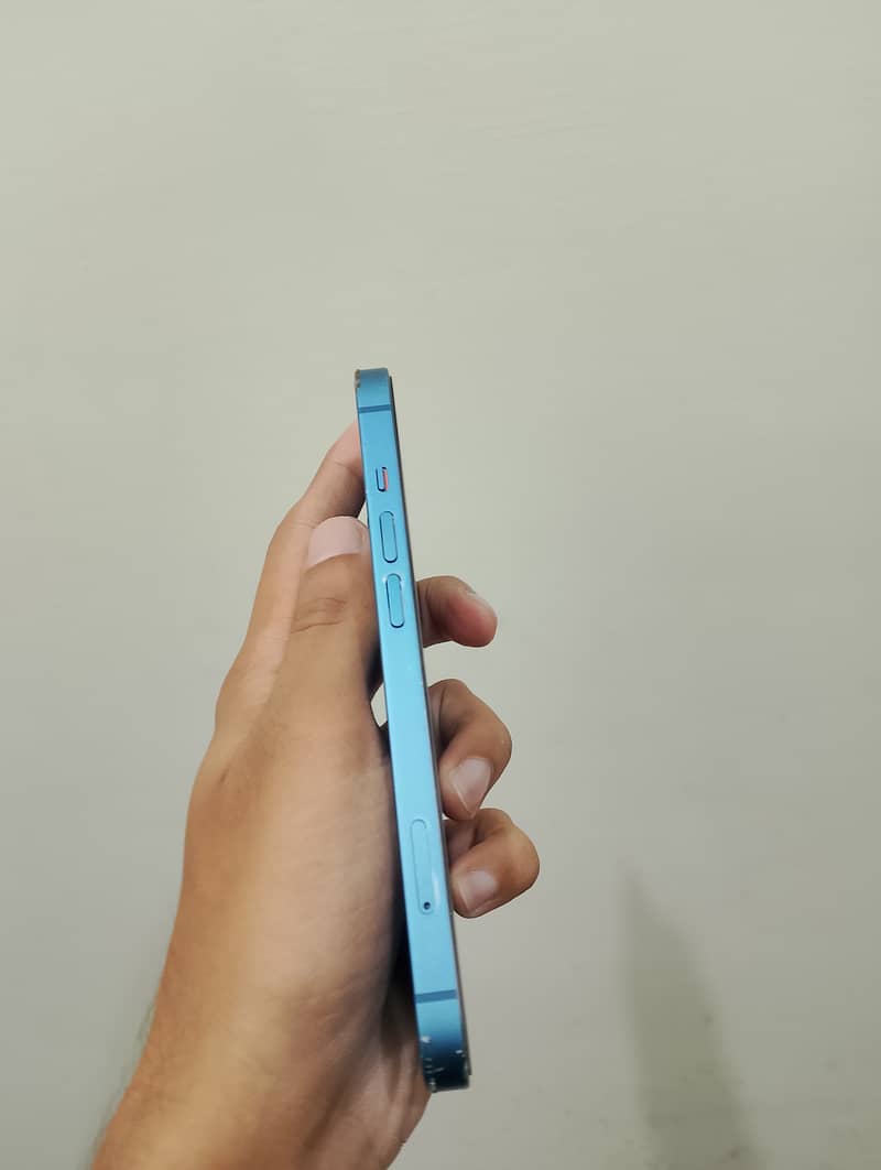 iPhone 13 JV 5