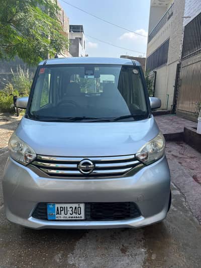 Nissan Roox 2015