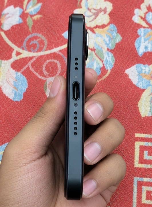 Apple iPhone 15 Pro 3