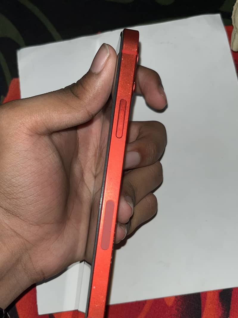 Apple iPhone 12 4