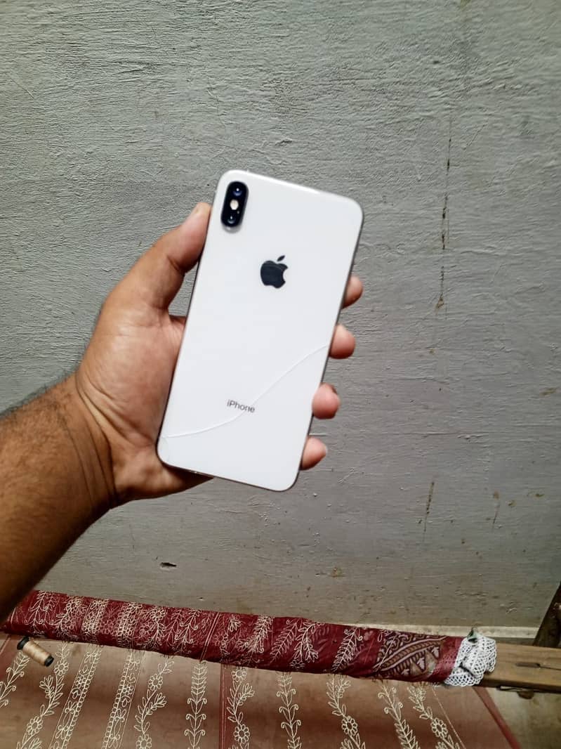 Apple iPhone XS Max 0
