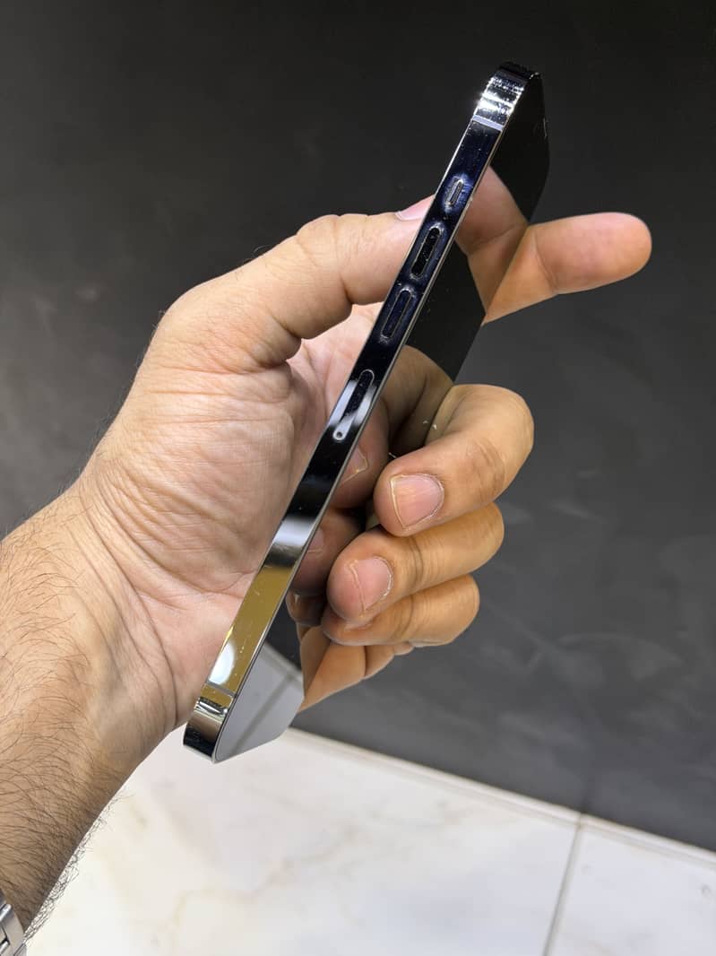 Apple iPhone 13 Pro Max 5