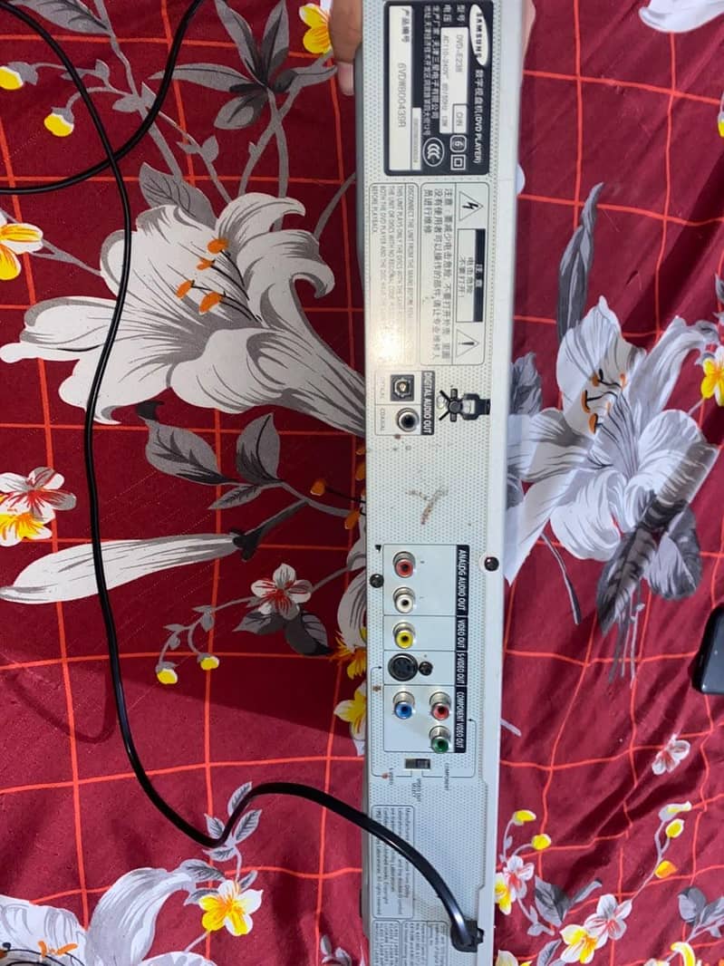 Samsung DVD Player (Model DVD-E338) - Multi Format Playback Cables. 2