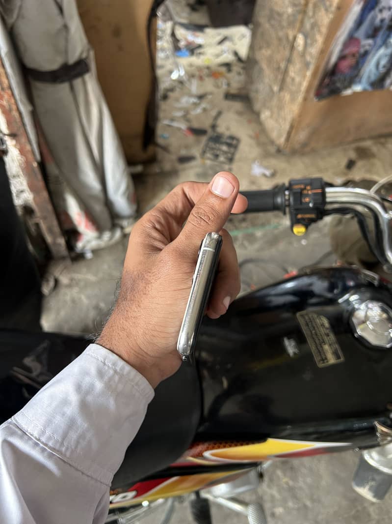 Apple iPhone 11 Pro 7
