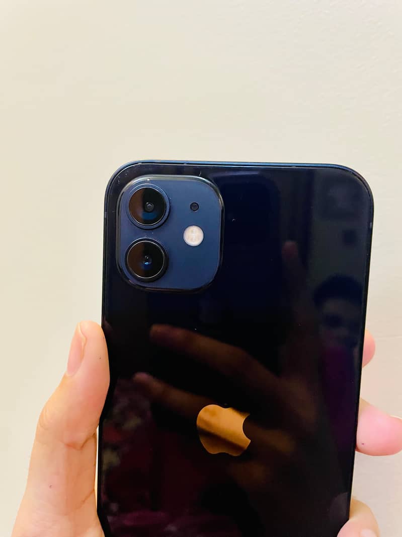 Apple iPhone 12 6