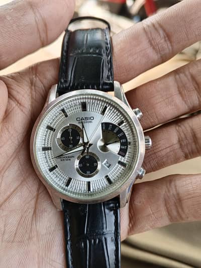 Casio beside