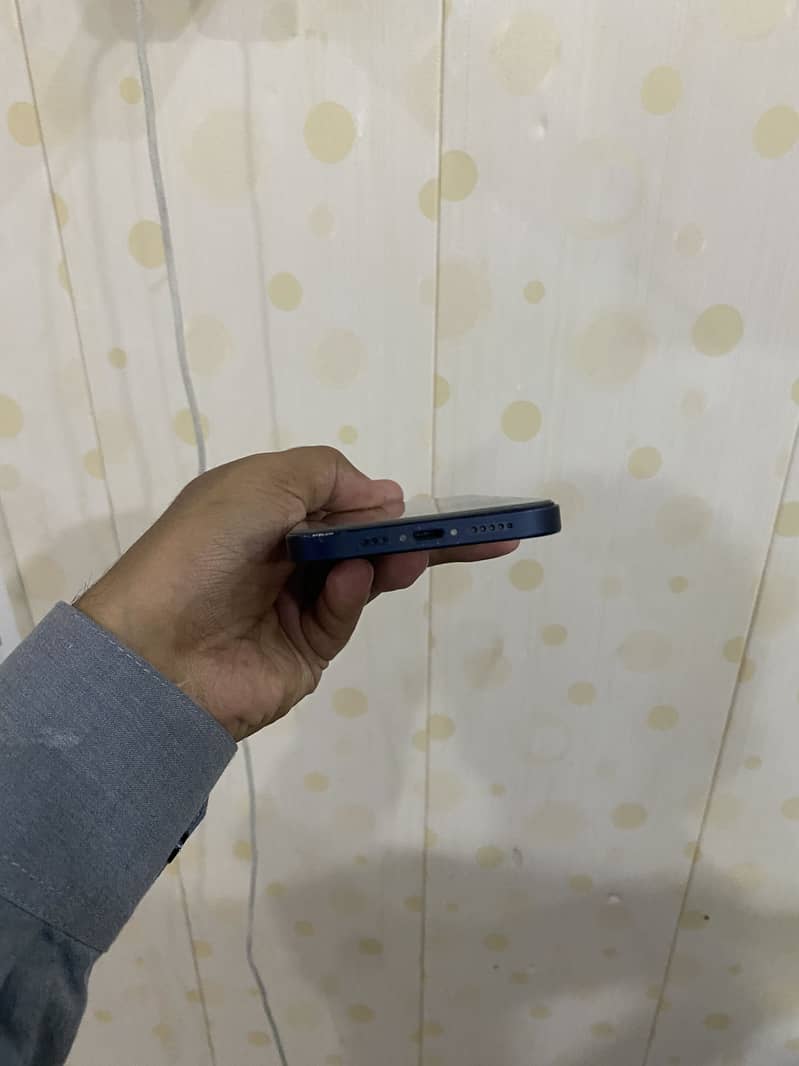 Apple iPhone 12 0