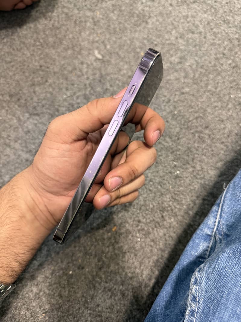 Apple iPhone 14 Pro Max 1
