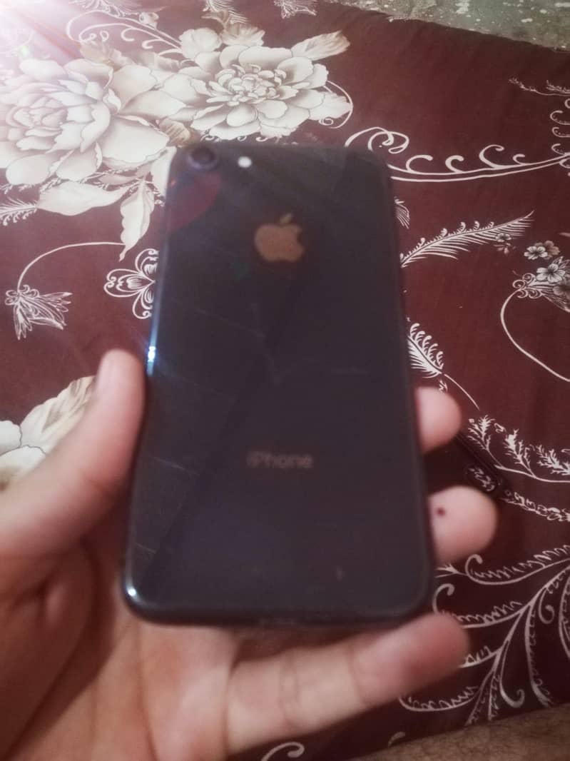 Apple iPhone 8 0