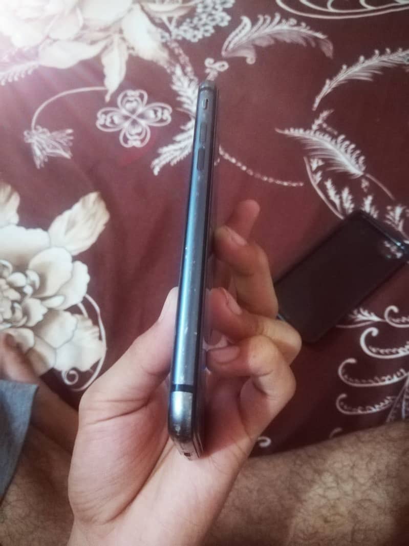 Apple iPhone 8 4