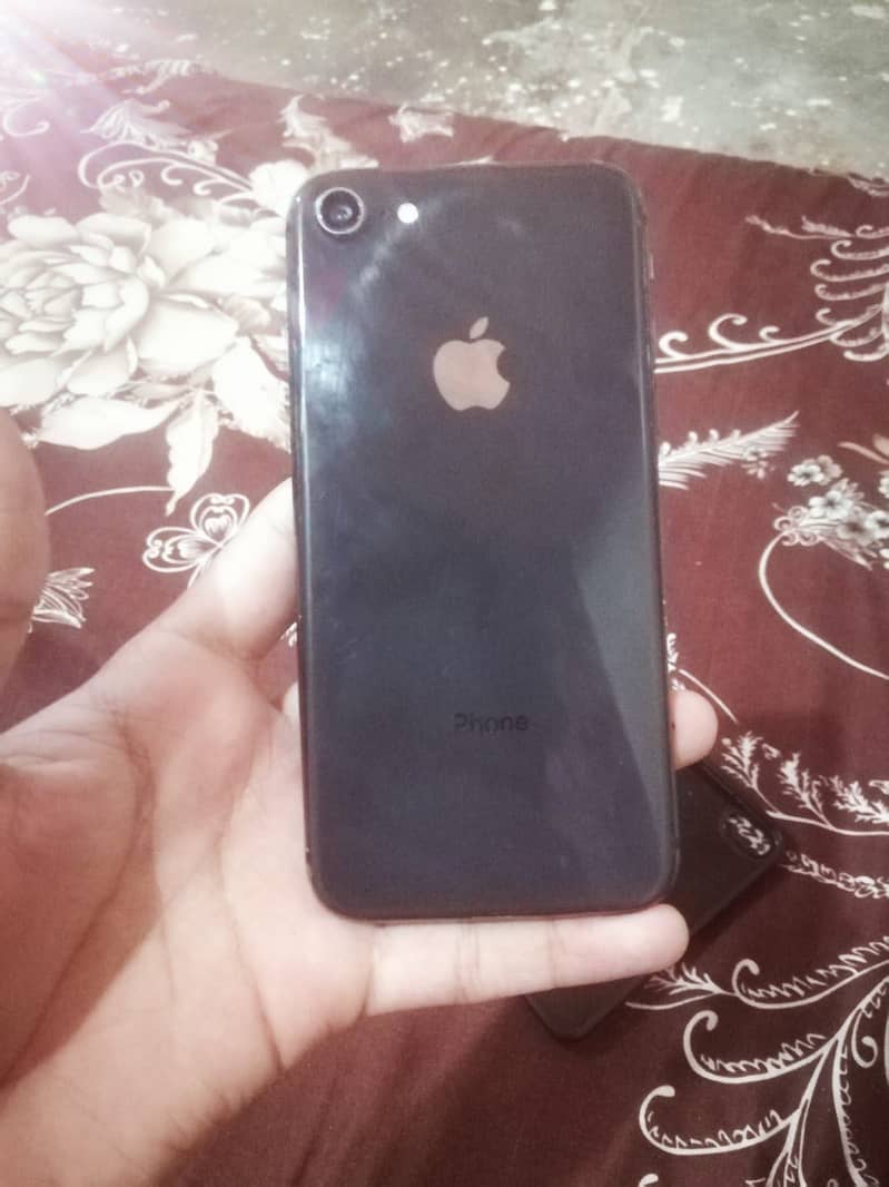 Apple iPhone 8 5