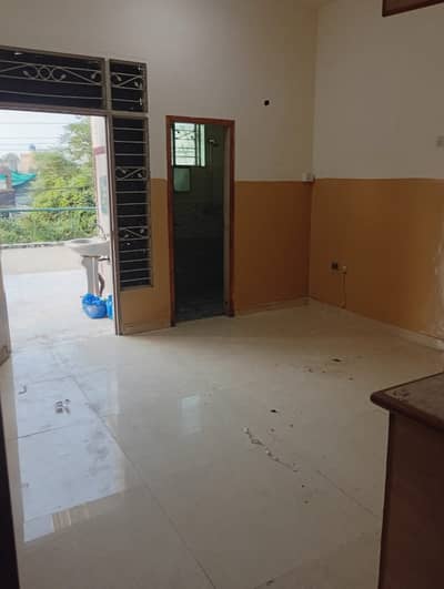 10 Marla Upper Saprate Entrance
