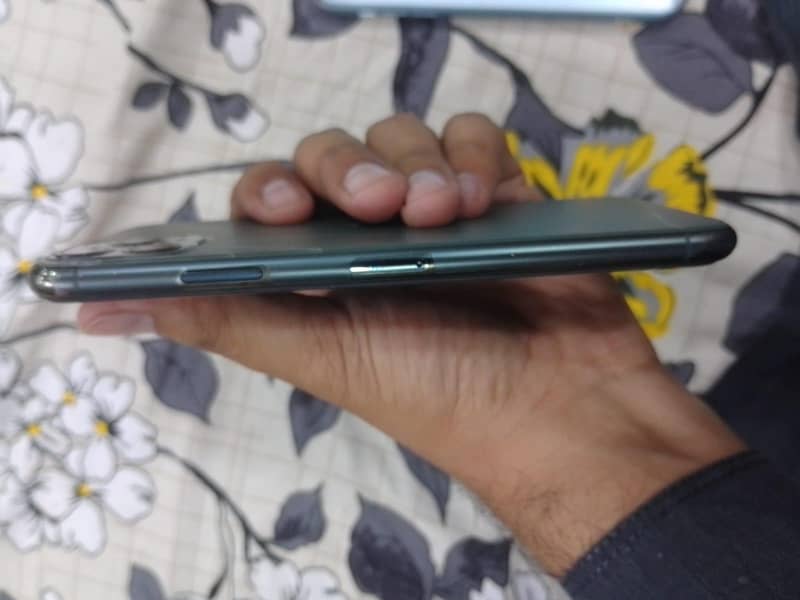 Apple iPhone 11 Pro Max 03200480047 2