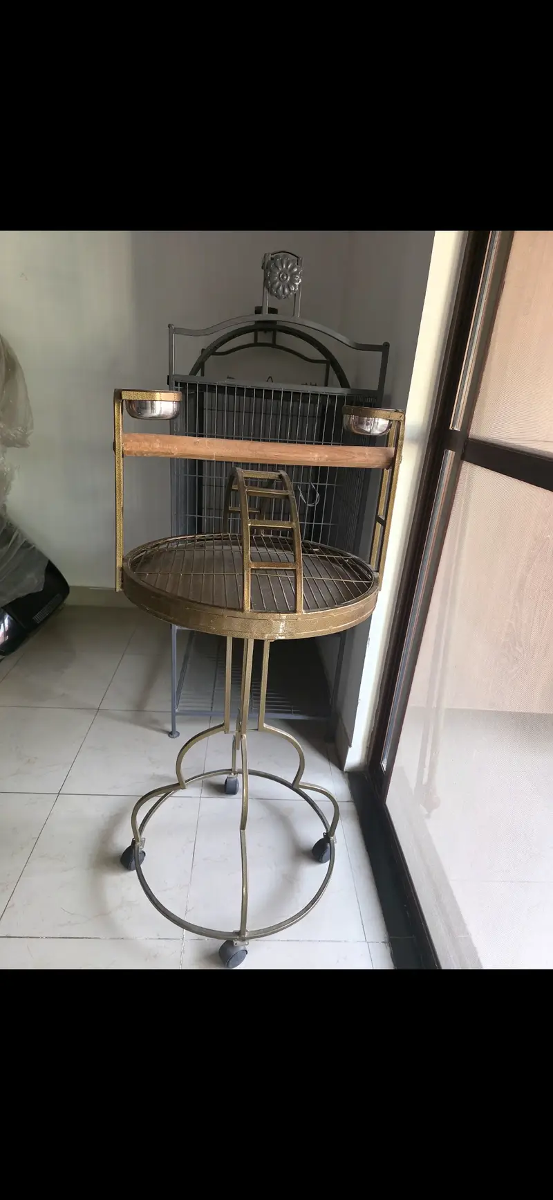 Used cage for big bird , brand new stand for big bird with all accesso — photo 2