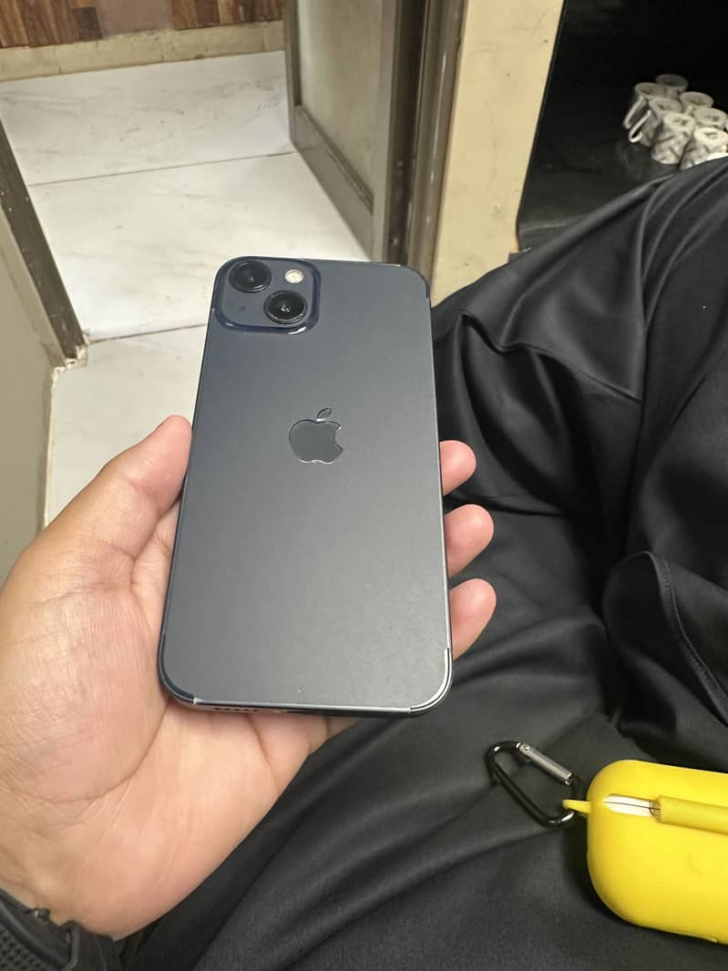 Apple iPhone 13 4