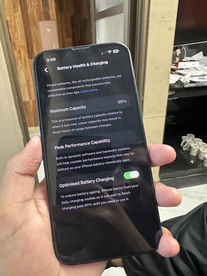 Apple iPhone 13 7