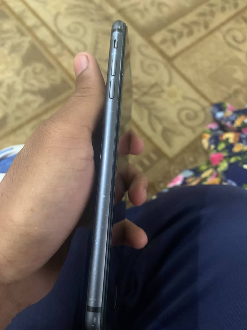 Apple iPhone 8 Plus 3