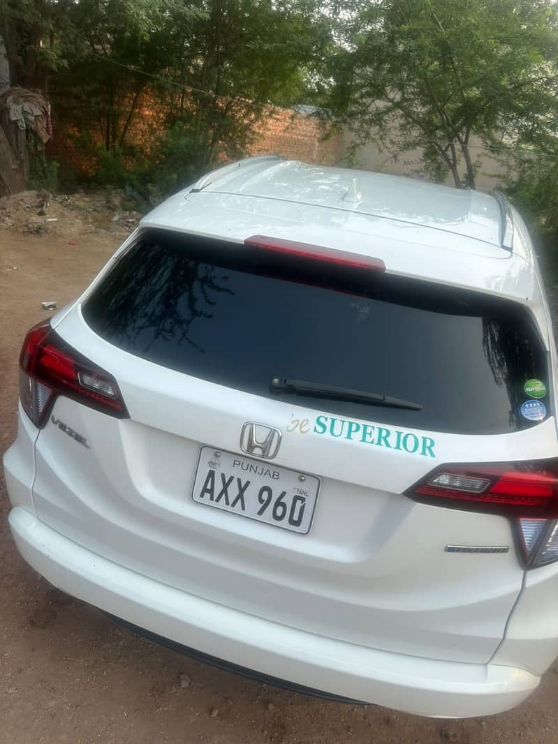 Honda Vezel 2016 1